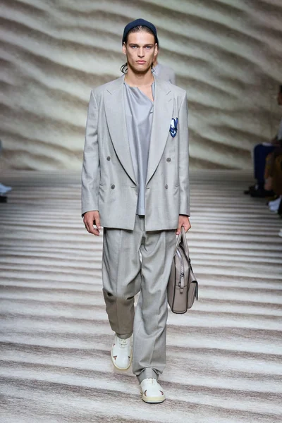 Look 4